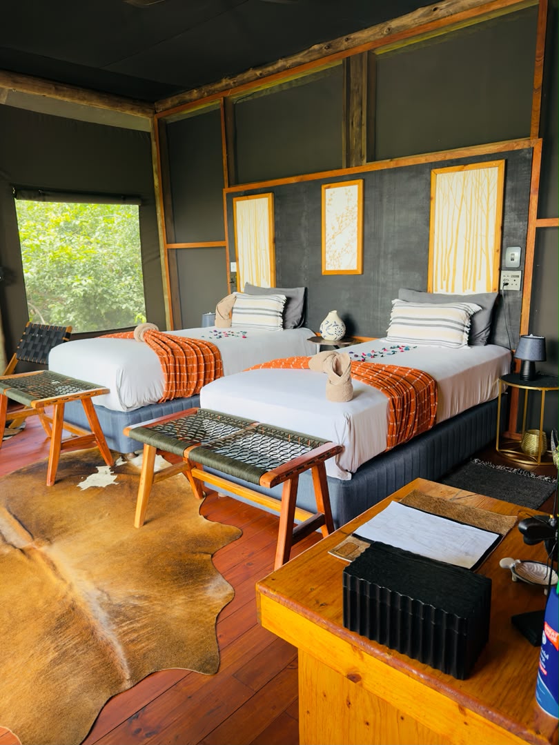 Twin Beds Room